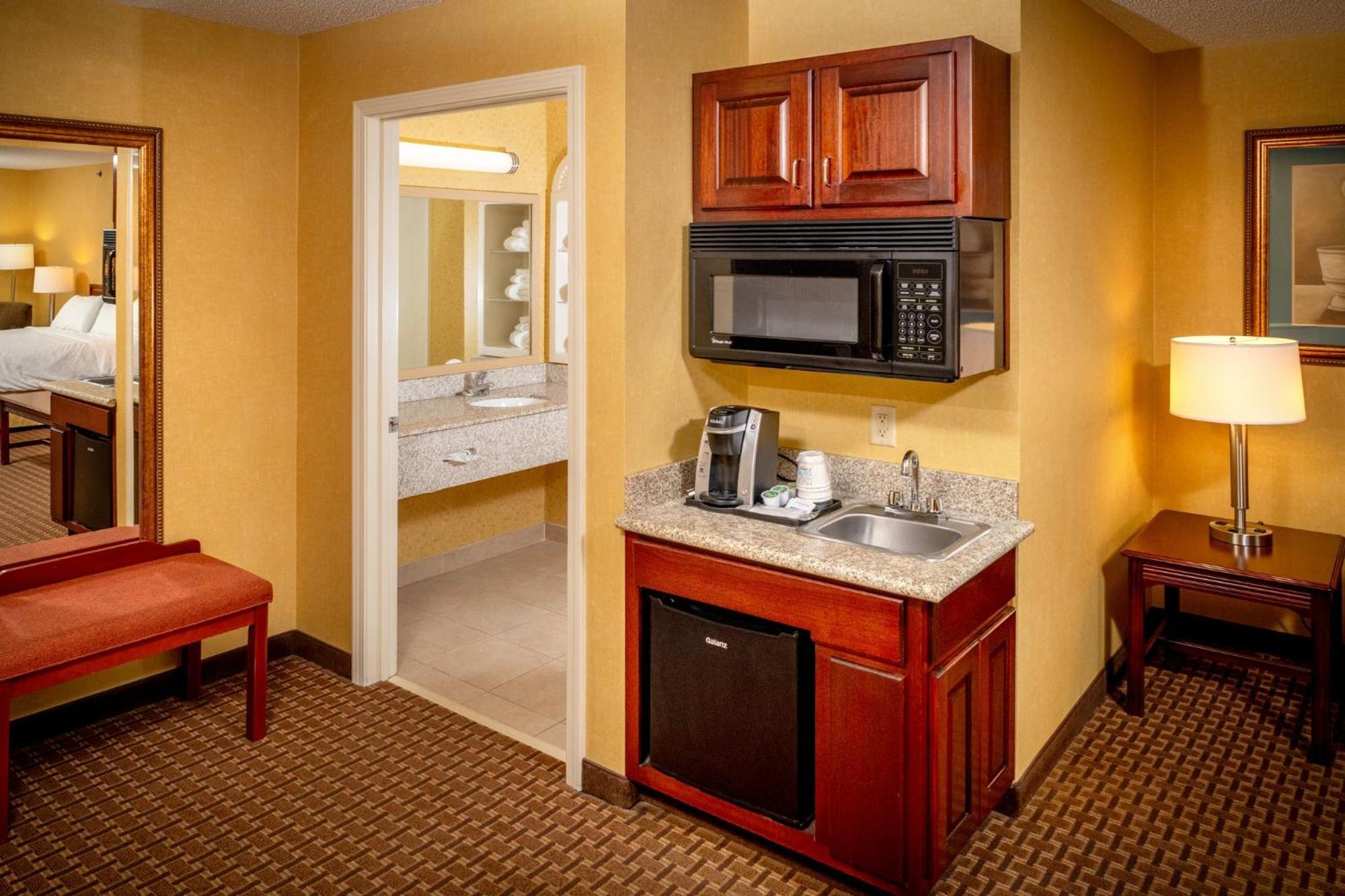 Holiday Inn Express And Suites Hazard By Ihg Exteriör bild