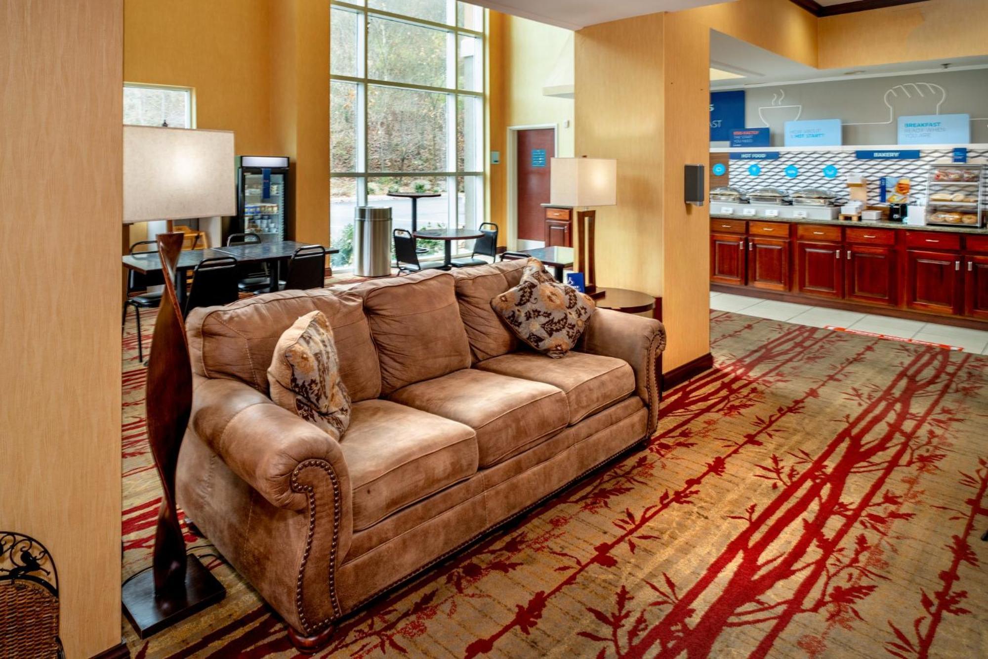Holiday Inn Express And Suites Hazard By Ihg Exteriör bild