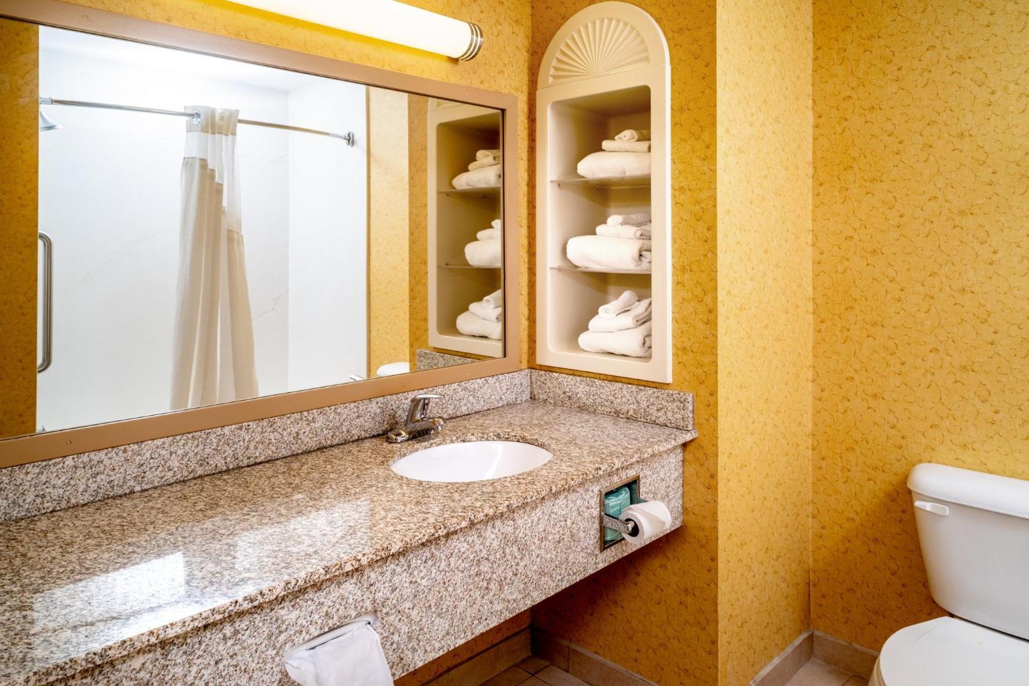 Holiday Inn Express And Suites Hazard By Ihg Exteriör bild