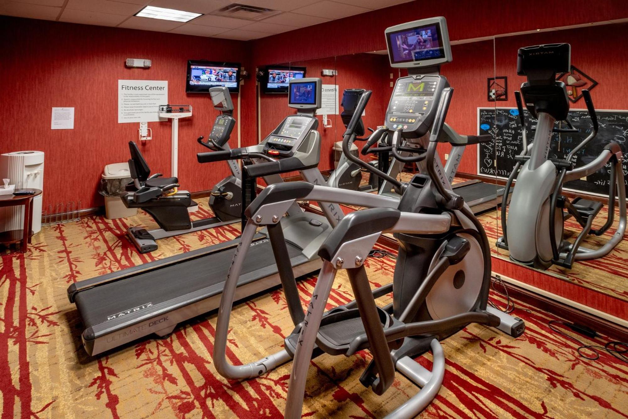 Holiday Inn Express And Suites Hazard By Ihg Exteriör bild